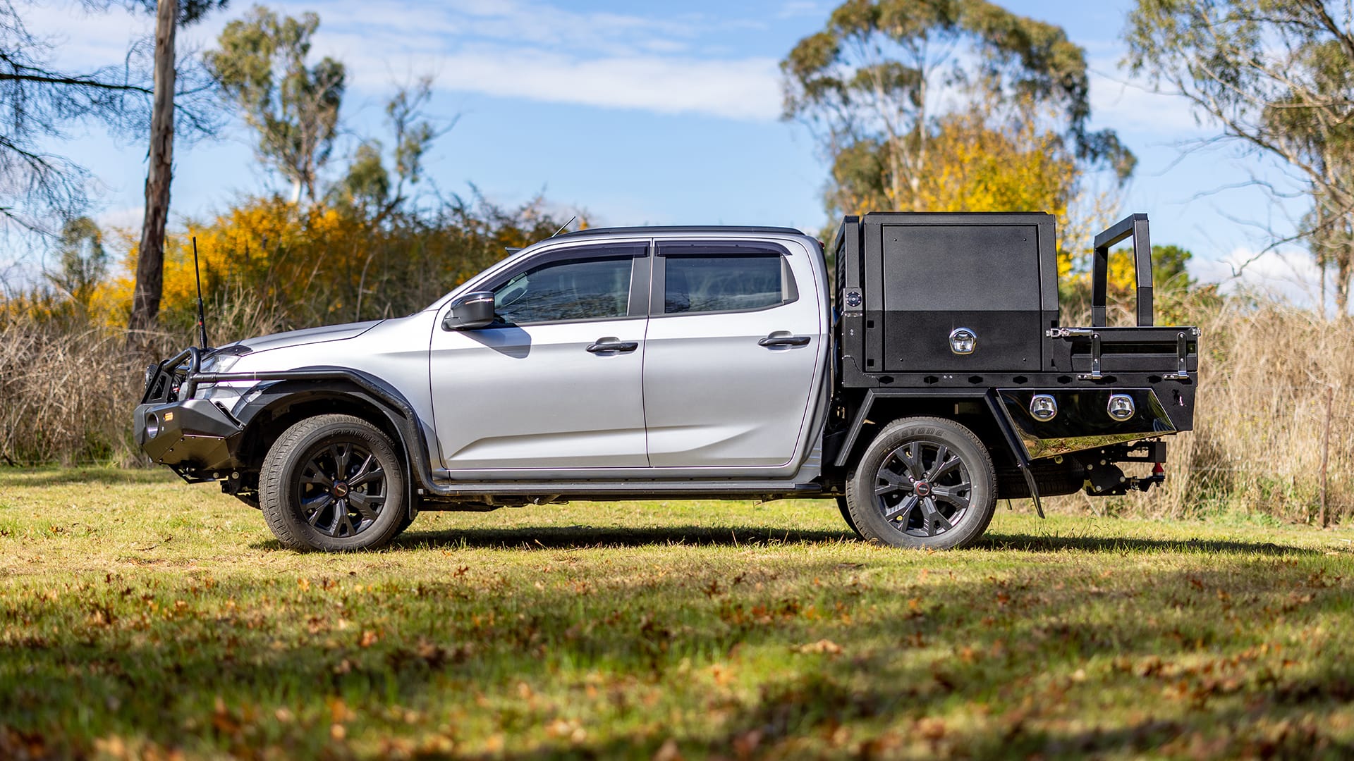 7544 Isuzu DMAX Premium Aluminium Tray & Canopy-2