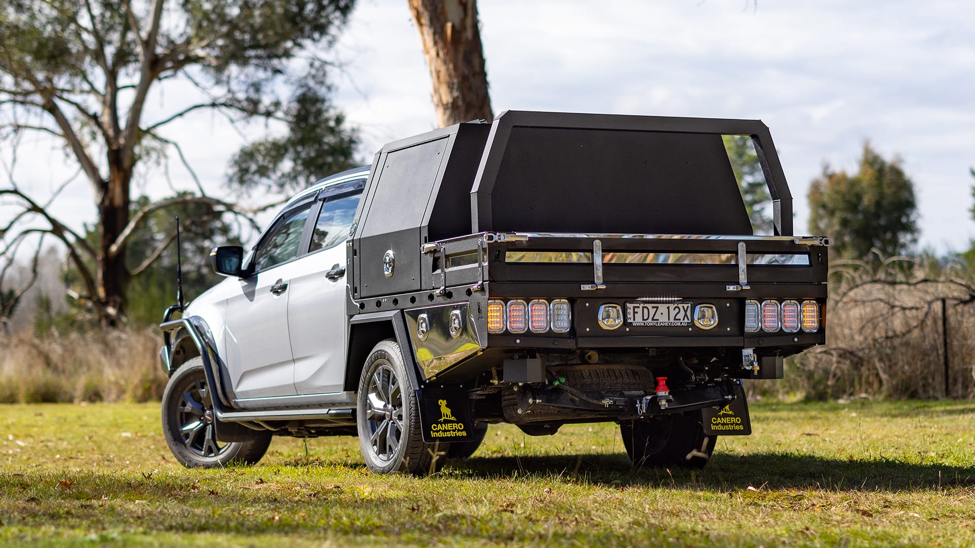 7544 Isuzu DMAX Premium Aluminium Tray & Canopy-1