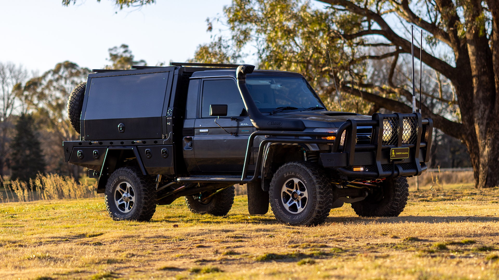 31. Toyota Landcruiser Full-length Premium Canero Tray & Canopy-3