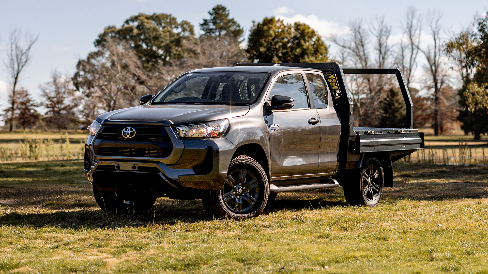 19 Toyota Hilux Premium Alloy Tray-3