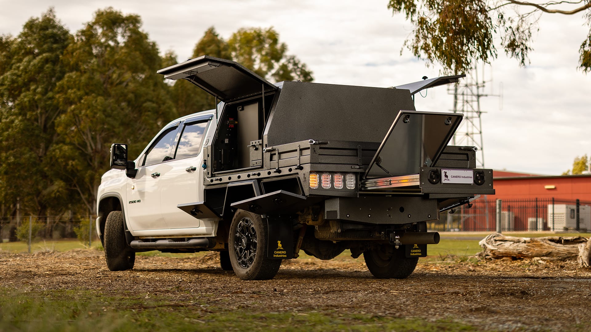 41. Silverado 2500 Premium Canero Tray & Canopy-1