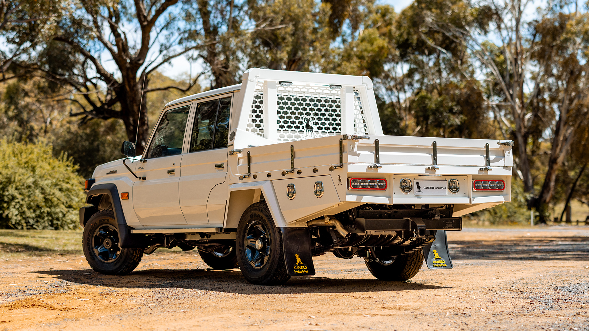 57. 79 Series LandCruiser Premium Canero Aluminium Tray-1