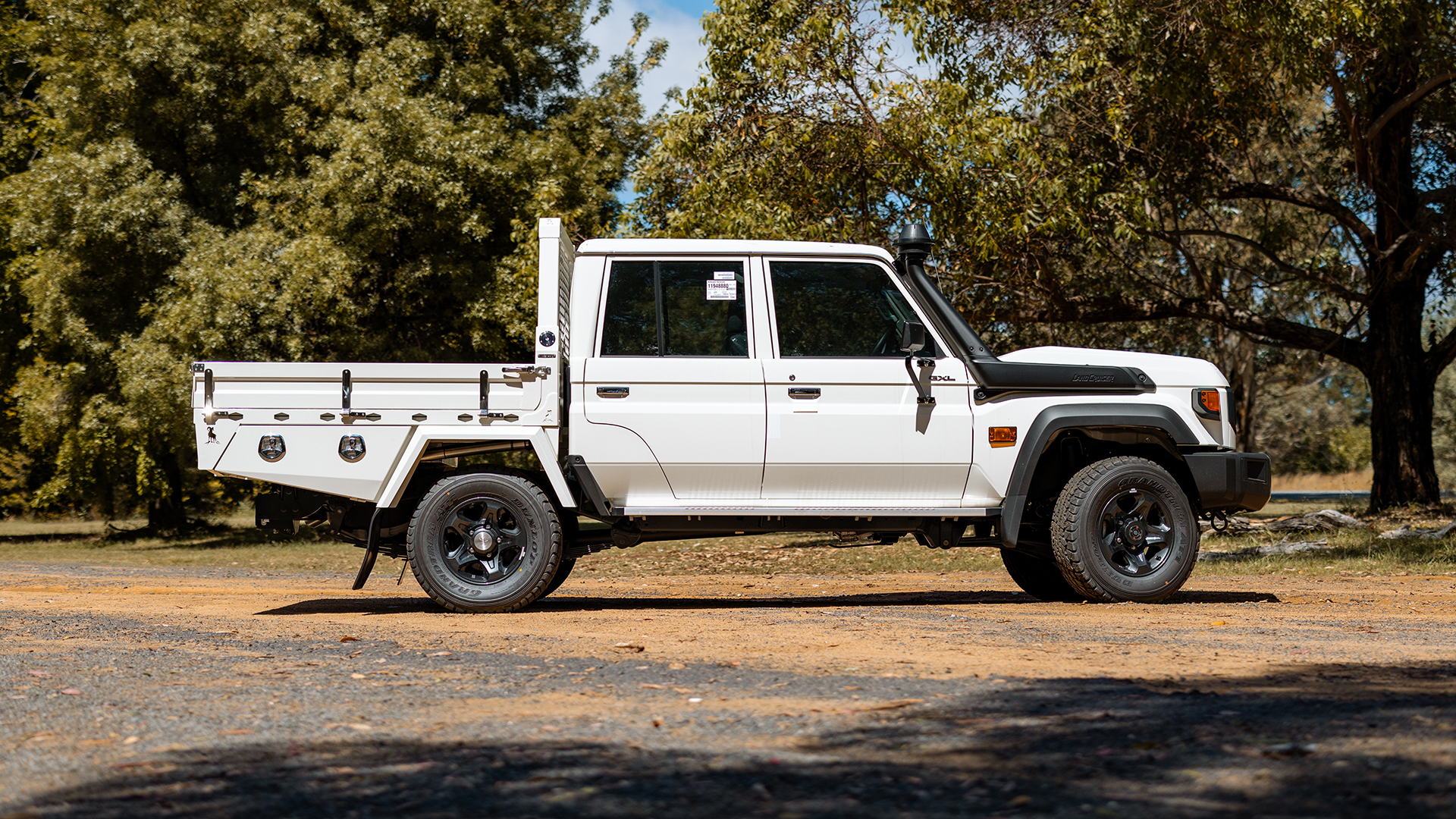 57. 79 Series LandCruiser Premium Canero Aluminium Tray-2