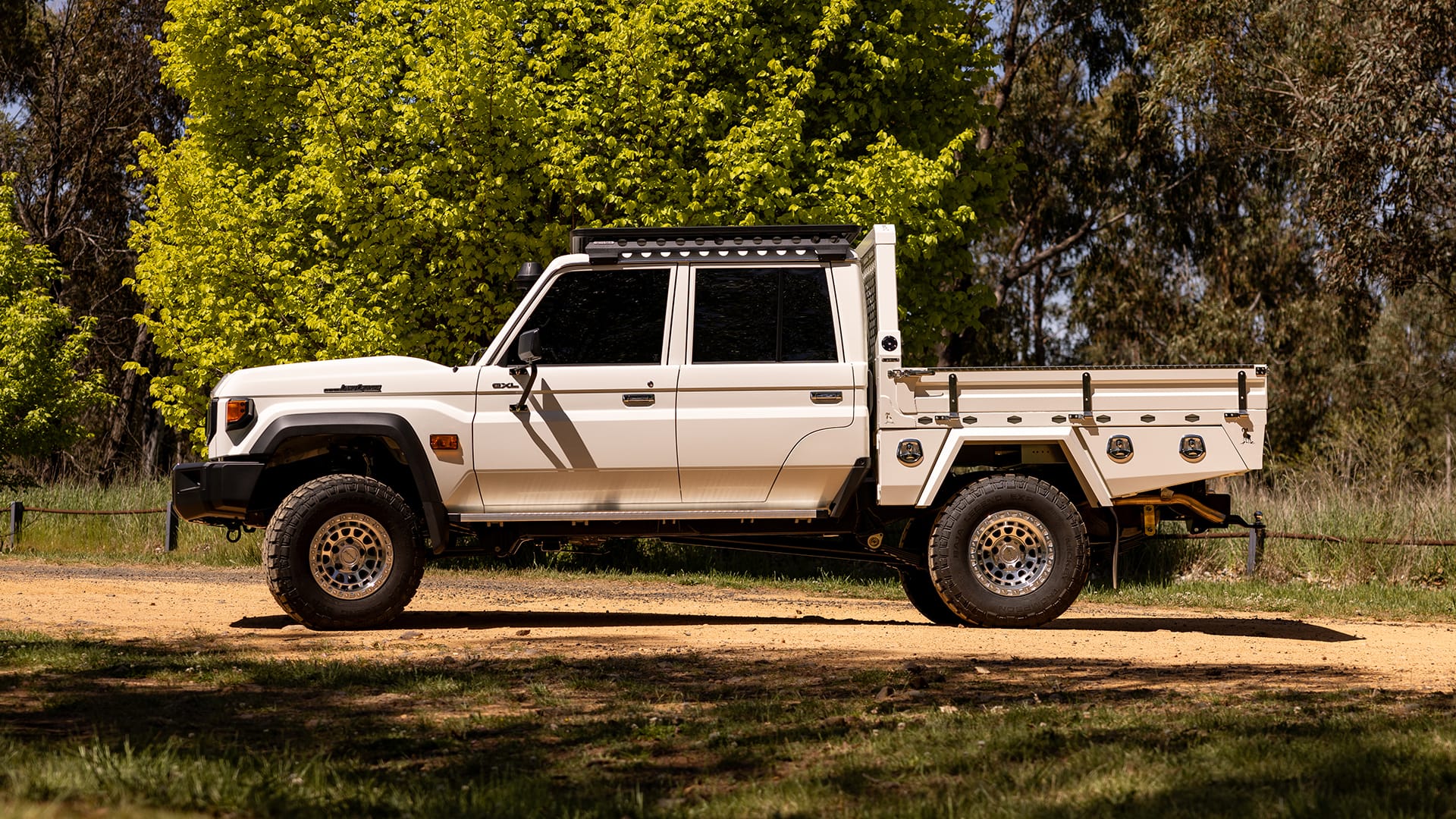 47. 79 Series Landcruiser Canero Gen 2 alloy tray-2