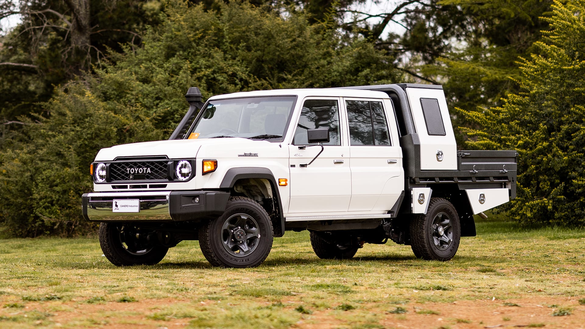 45. 79 Series Landcruiser Premium Aluminium Tray & Canopy-3