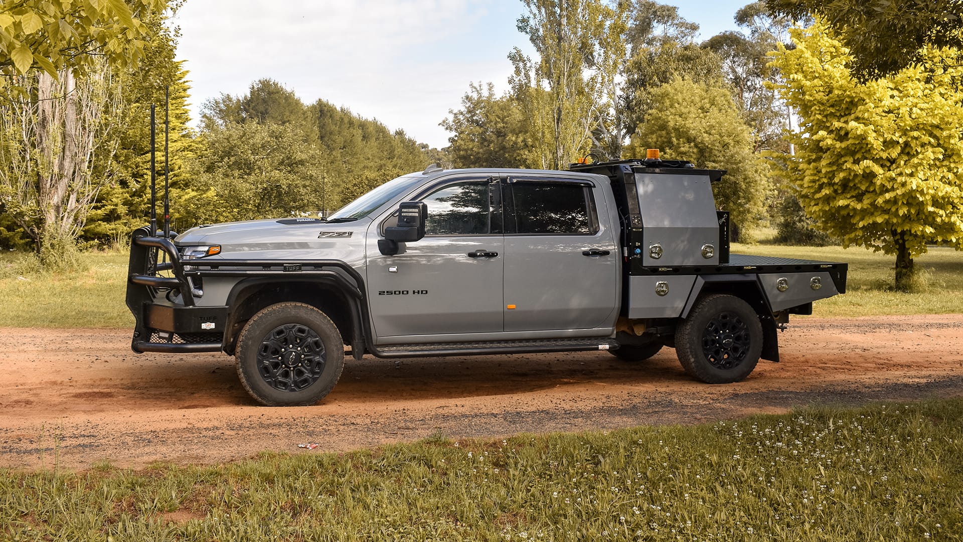 50. Silverado 2500HD Premium Aluminium Contractor Tray-2