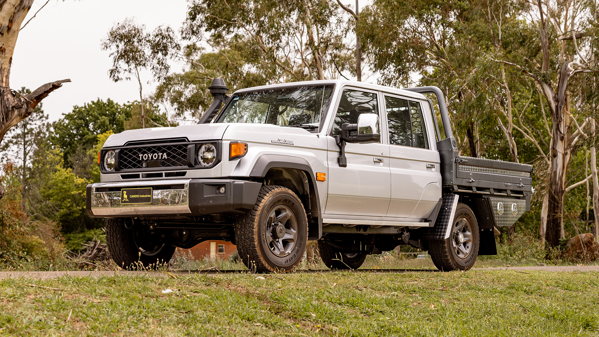 58. Toyota LandCruiser Premium Canero Steel Tray-3