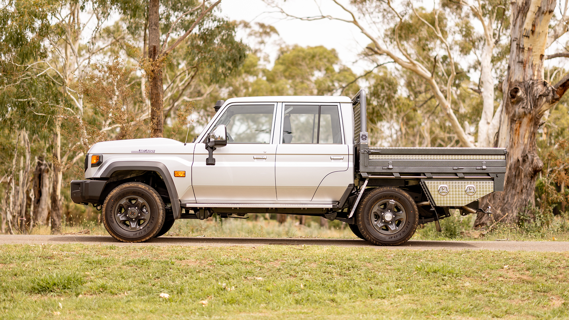 58. Toyota LandCruiser Premium Canero Steel Tray-2