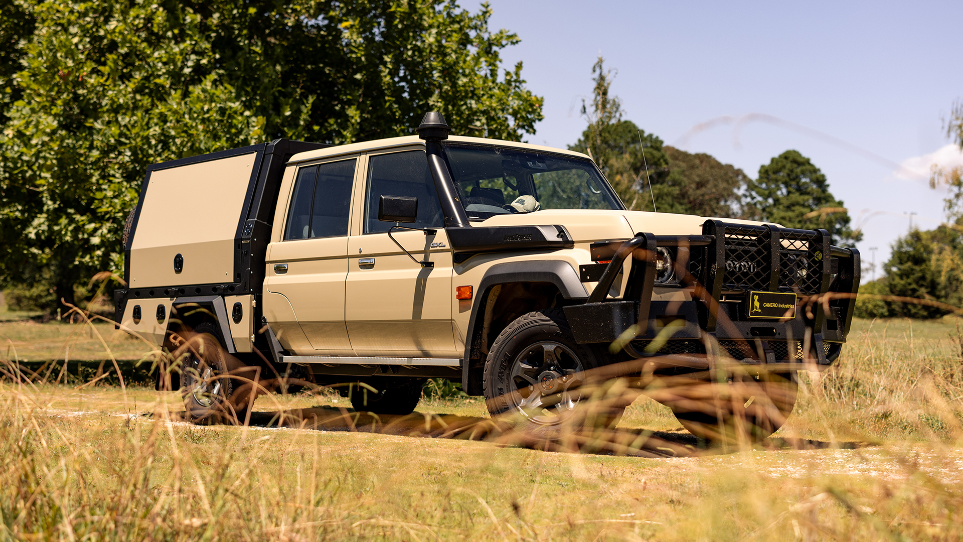 59. 79 Series LandCruiser Premium Canero Aluminium Tray & Canopy-3