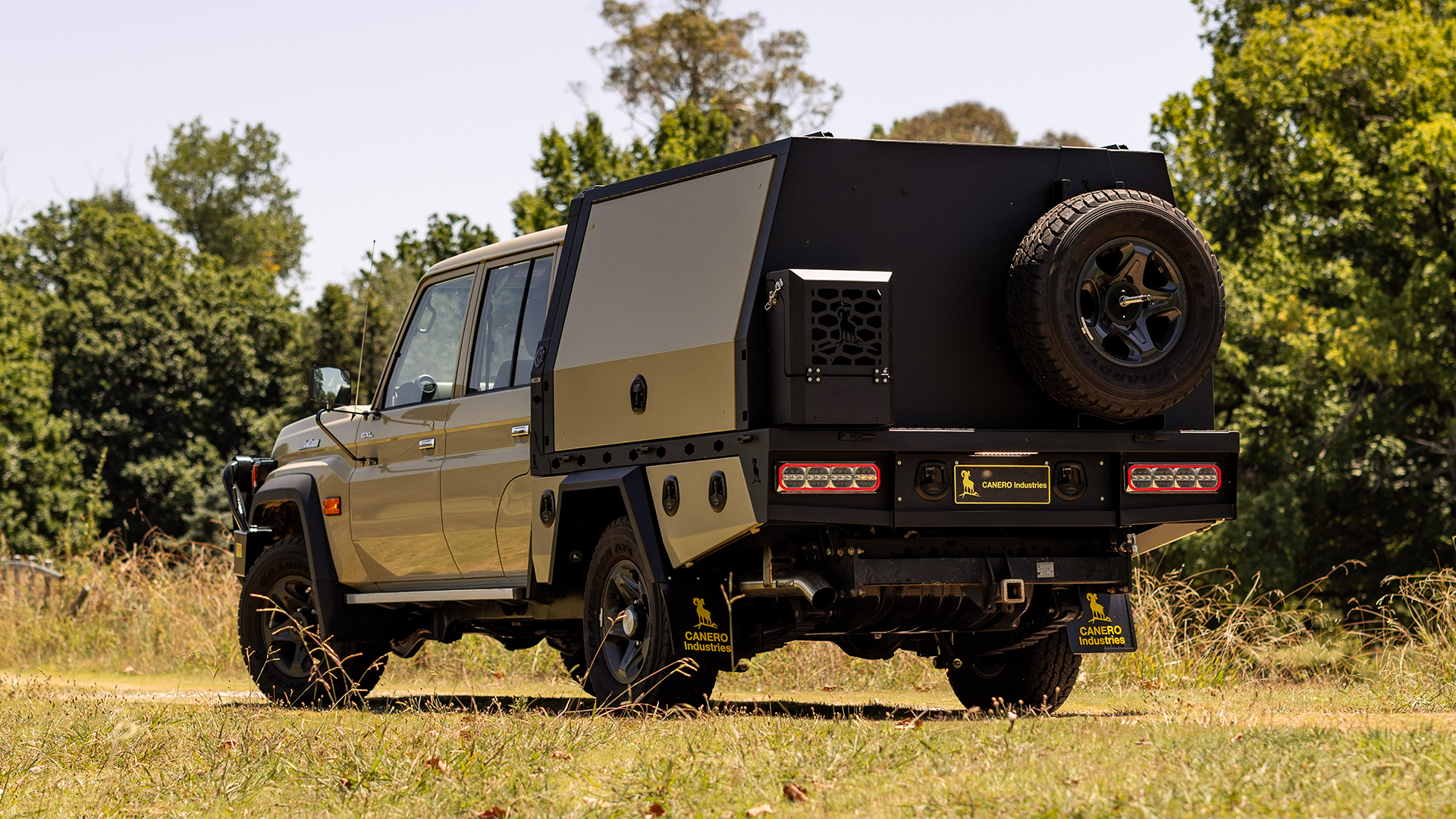 59. 79 Series LandCruiser Premium Canero Aluminium Tray & Canopy-1