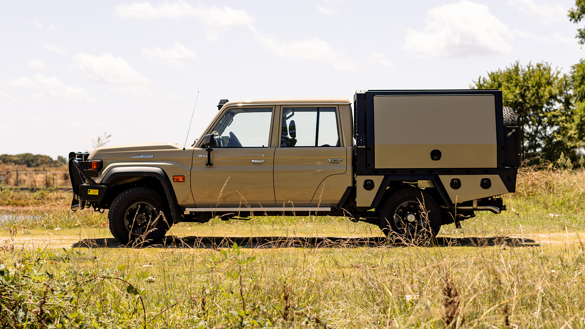 59. 79 Series LandCruiser Premium Canero Aluminium Tray & Canopy-2