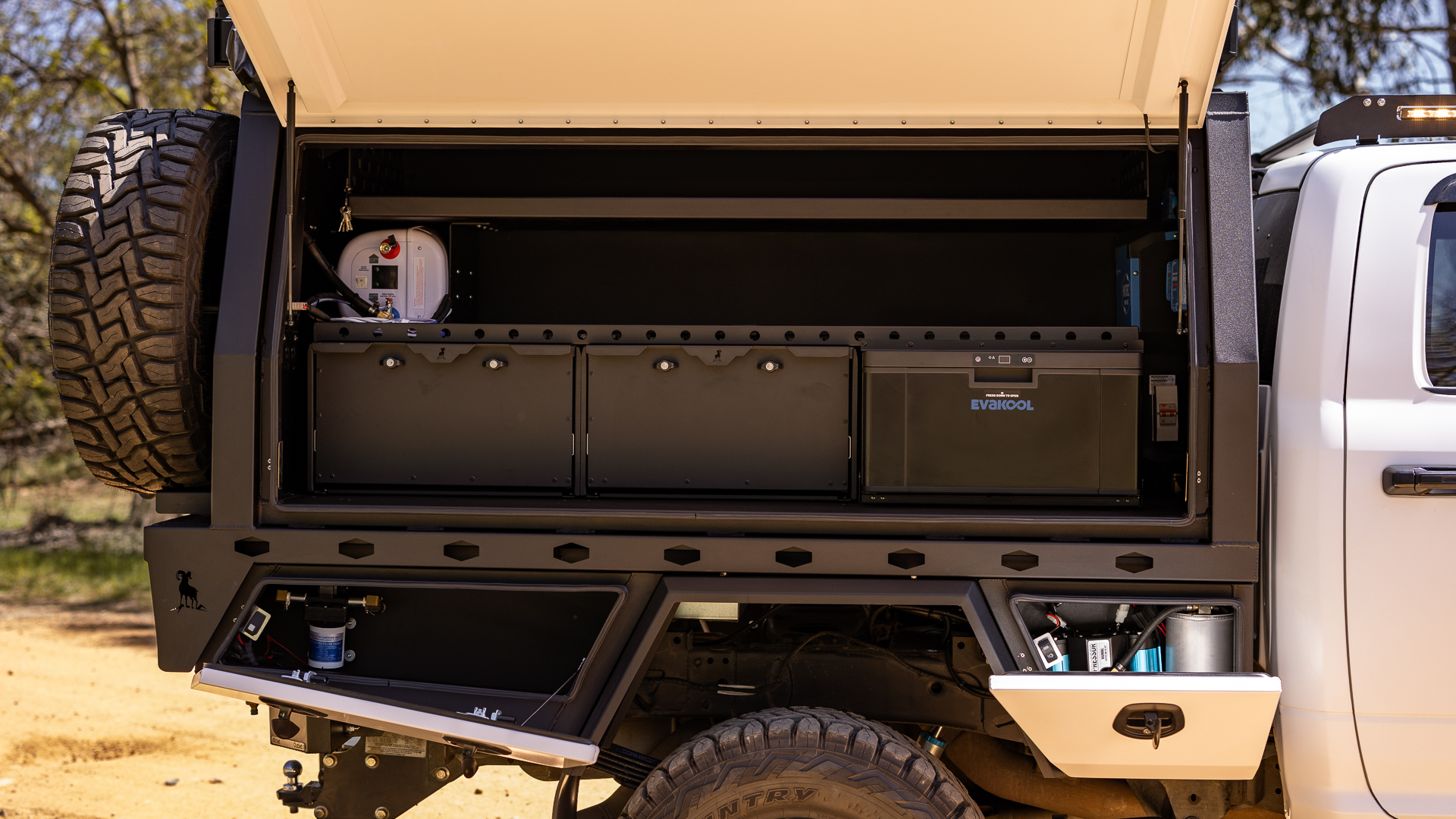 Silverado 2500 Tray & Canopy - Canero Industries