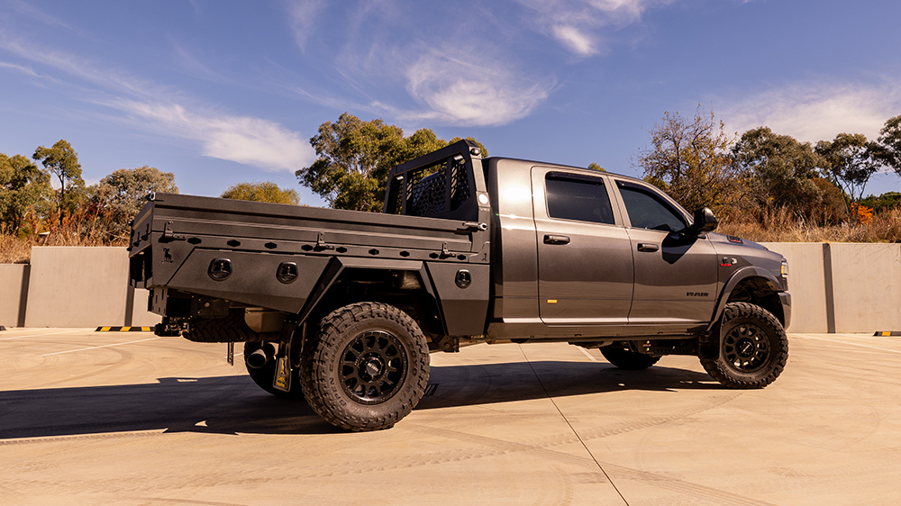 70. Dodge Ram 2500 Megacab Premium Alloy Tray-2