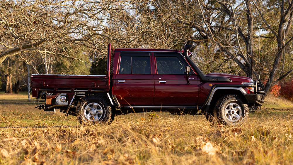 79. Toyota LandCruiser Premium Steel Tray-2