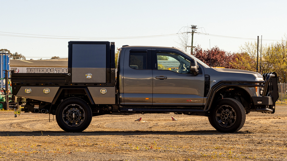 Ford F350 premium alloy tray & canopy - Canero Industries